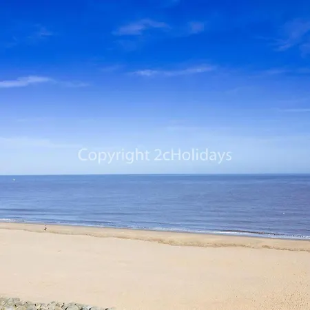 Lovely 6 Berth Caravan With Decking At California Cliffs In Scratby Ref 50048L Great Yarmouth Exterior photo